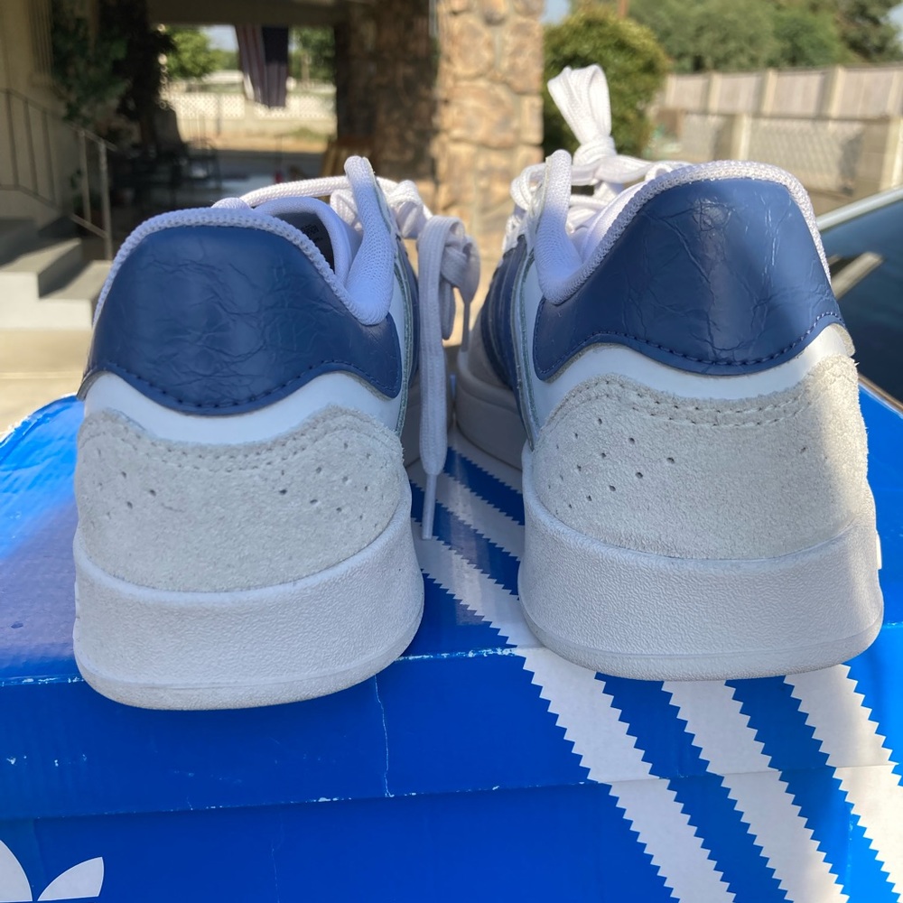 Adidas - Picture 7 of 10
